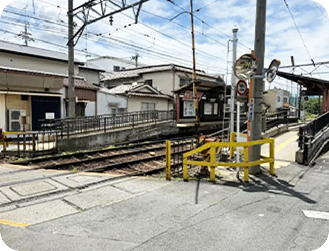 京福電鉄「北野白梅町駅」の北側の道を直進する。